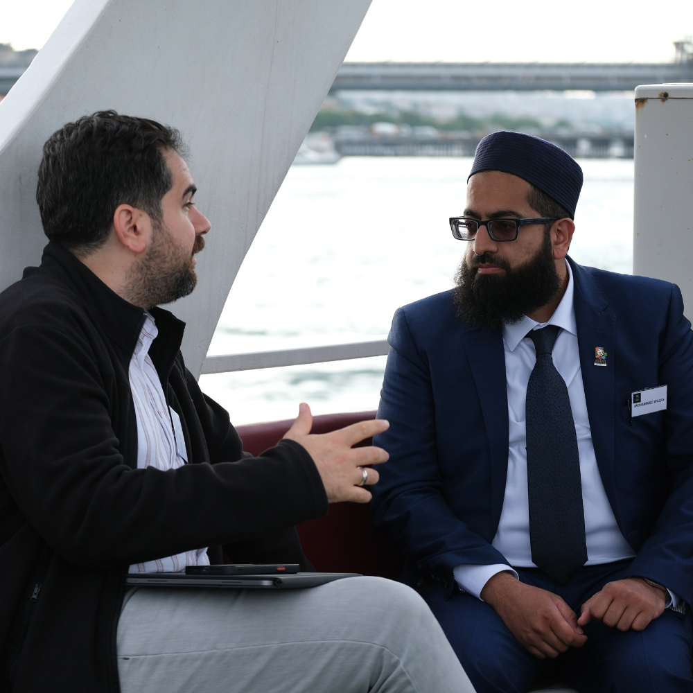 Muslim entrepreneur in discussion with mentor